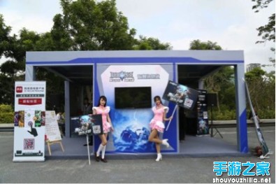 温柔漂亮美女陪玩《联盟传说》右娘引宅男疯狂图片1