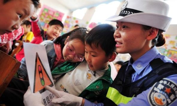 2020中小学生幼儿交通安全教育专题答案汇总 交通安全教育专题全部题目答案分享图片2