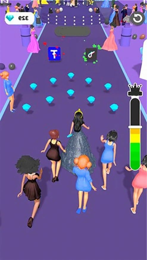 美女跑酷大作战游戏图1